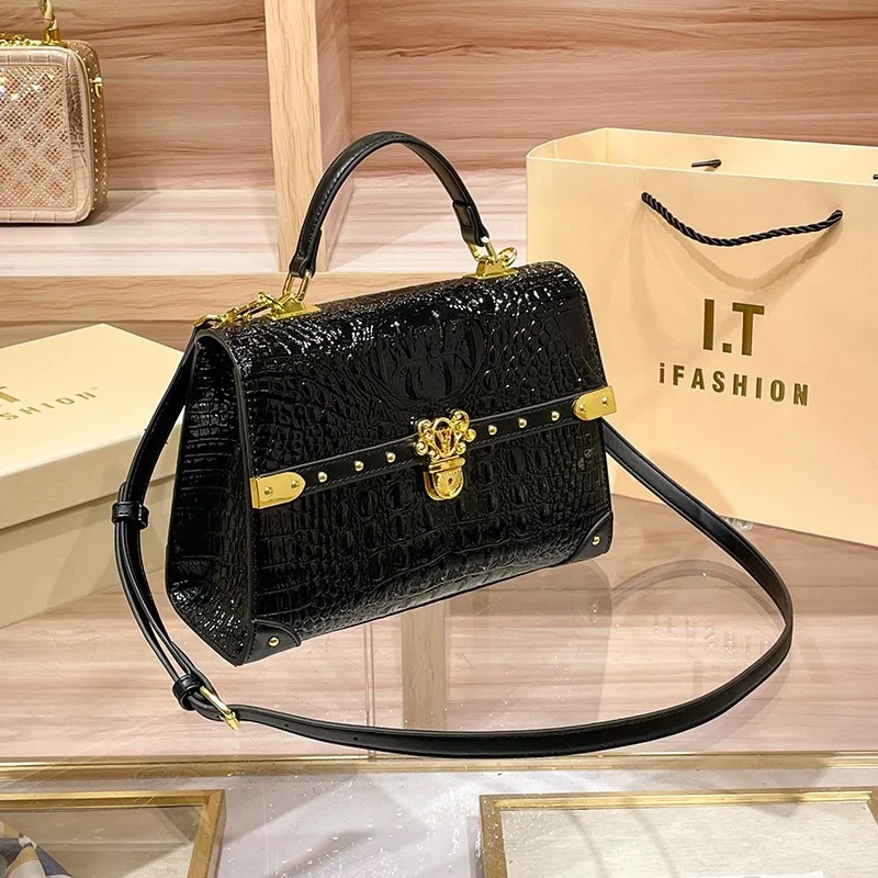 กระเป๋าผ้าอ้อมหนังสุดฮิต คลาสส - Women Bags Popular Brands บทวิจารณ์และราคา